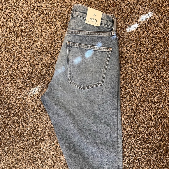 Agolde Carrie short forfeit from revolve - Picture 2 of 3